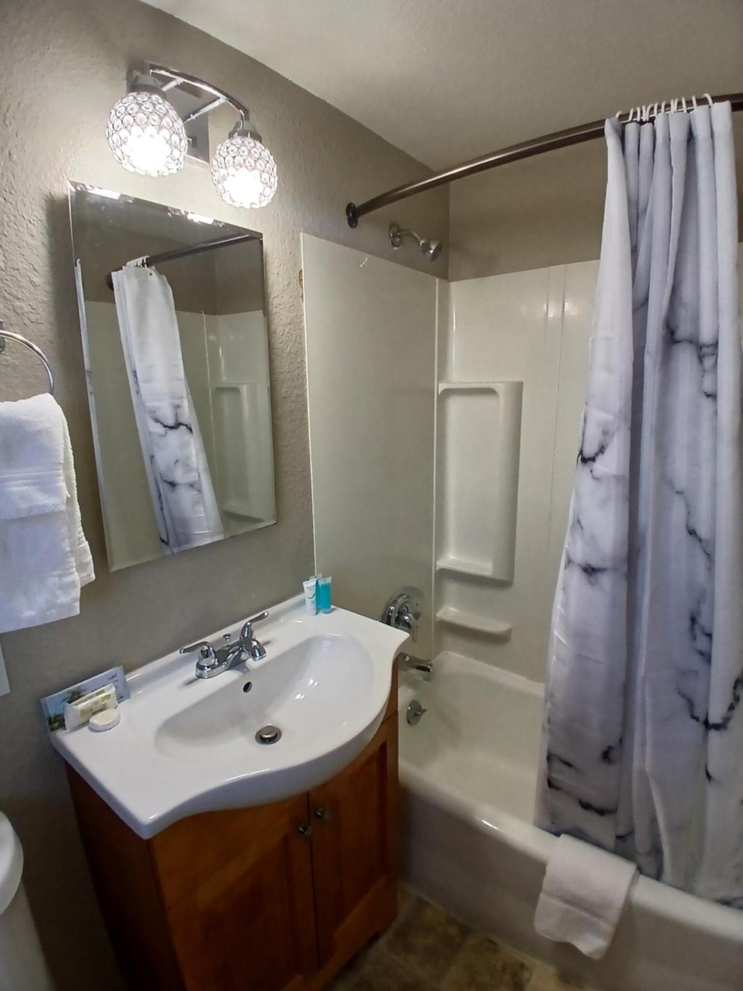 Silver Lakes Inn Hayden Экстерьер фото