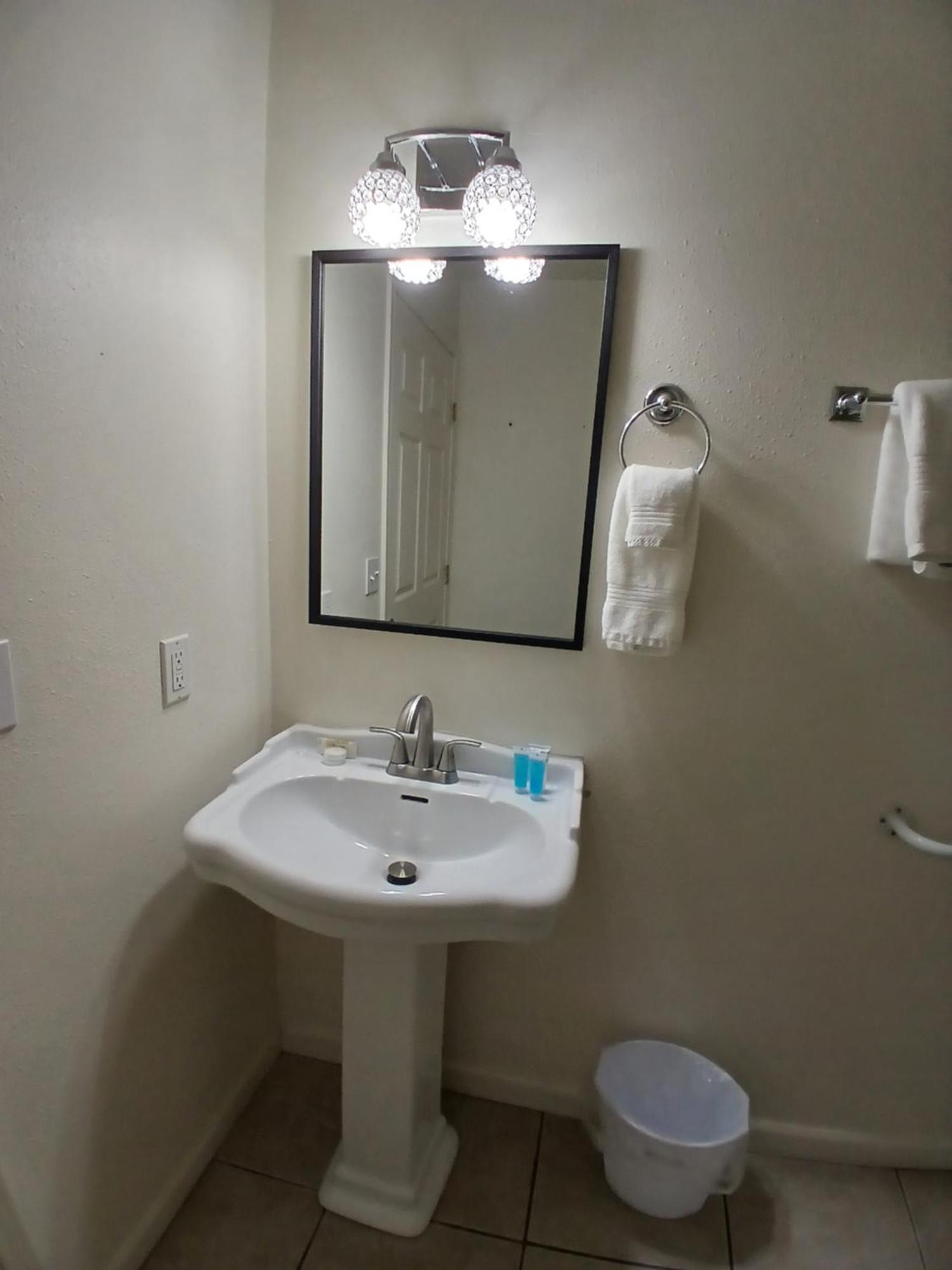 Silver Lakes Inn Hayden Экстерьер фото